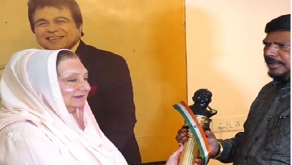 दिलीप कुमार को याद कर रो पड़ीं सायरा बानो, की भारत रत्न देने की मांग