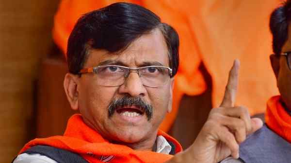 Shiv Sena MP संजय राउत के खिलाफ वारंट, पूर्व भाजपा सांसद की पत्नी से जुड़ा है मामला