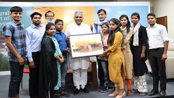 केंद्रीय मंत्री भूपेंद्र यादव ने बाल मजदूरी कर चुके यूथ लीडर्स को किया सम्मानित, प्रशंसा में कही यह बातें