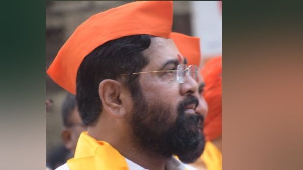 बागी विधायकों के खिलाफ अयोग्यता याचिका पर बोले एकनाथ शिंदे- किसे डराने की कोशिश कर रहे हैं ?