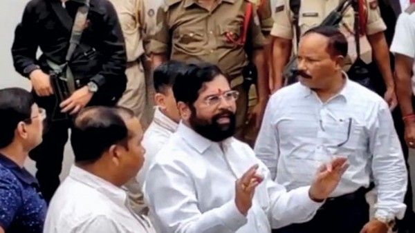 गोवा: शिवसेना के बागी विधायकों के साथ सीएम प्रमोद सावंत पहुंचे ताज होटल