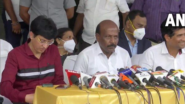 'तमिलनाडु में कोरोना वायरस फैला रहे हैं उत्तर भारत के छात्र', राज्य के हेल्थ मिनिस्टर का विवादित बयान