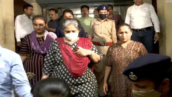तीस्ता सीतलवाड़ और पूर्व IPS आरबी कुमार 2 जुलाई तक पुलिस रिमांड पर भेजे गए