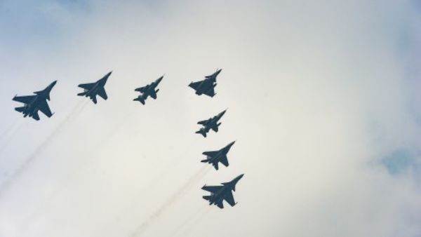 जापान के करीब से गुजरा चीनी एयरक्राफ्ट कैरियर, हरकत में आई जापानी सेना, पीछा करने के लिए भेजे फाइटर जेट्स