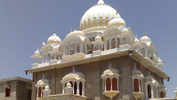 काबुल में आंतकी हमले में प्रभावित गुरुद्वारे की मरम्मत करेगा कश्मीरी संगठन, 10 लाख रुपये मदद की घोषणा