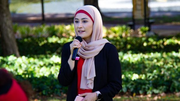 कौन हैं हिजाब गर्ल फातिमा पेमान, जो बनी ऑस्ट्रेलिया की पहली हिजाबी महिला सांसद, रचा इतिहास