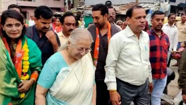 इंदौर नगर निगम चुनाव में 'ताई' की एंट्री, पार्षद प्रत्याशी के लिए घर-घर किया जनसंपर्क