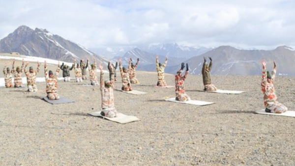 Yoga Day 2022 Highlights: देशभर में योग दिवस की धूम, देखें कहां कैसा रहा कार्यक्रम
