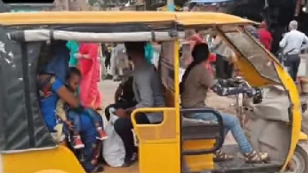 Success story: बेटी बनी सहारा, परिवार की आर्थिक हालत देख 19 वर्षीय रेशमा चलाने लगी ई-रिक्शा