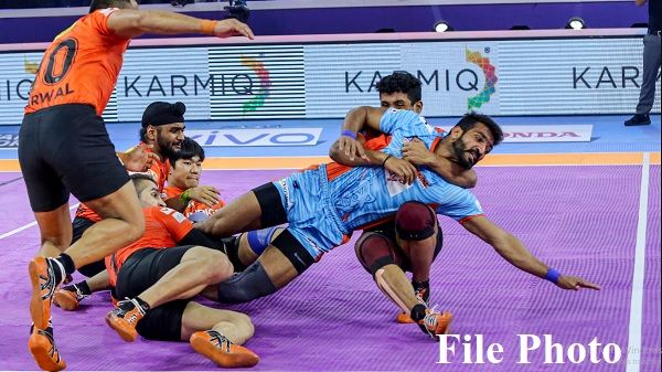 मैच के दौरान युवा कबड्डी खिलाड़ी की मौत, रेड के बाद उठने की कोशिश की, फिर वहीं गिर पड़ा- VIDEO