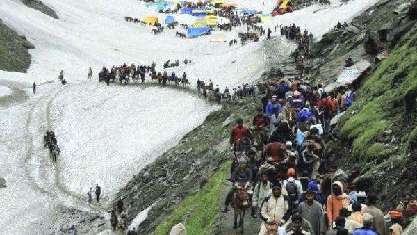 Amarnath Yatra : बादल फटने की घटना के बाद अस्थायी तौर पर रोकी गई अमरनाथ यात्रा, 41 लोग अभी भी लापता