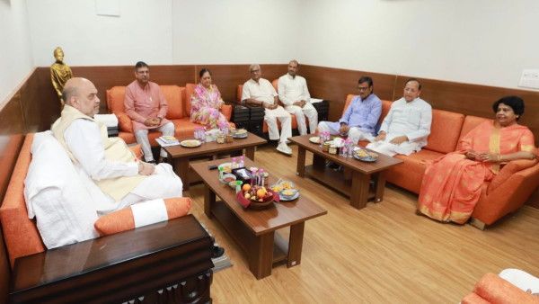 अमित शाह ने बीजेपी नेताओं को दिया एकजुटता का संदेश, अंदरूनी कलह बरकरार