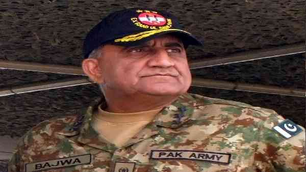 पाकिस्तान आर्मी चीफ ने एक्सटेंशन लेने से किया इनकार, जाते-जाते कर दिया इमरान खान का काम तमाम