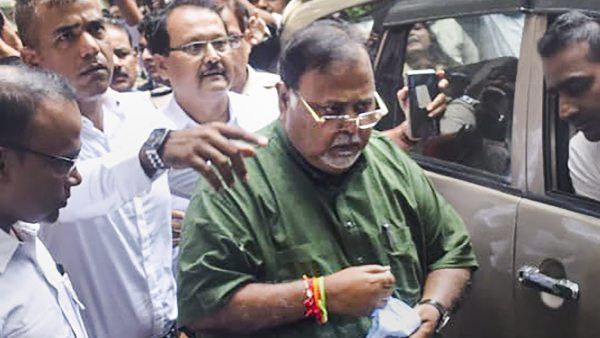 बंगाल: मंत्री पार्थ चटर्जी को झटका, हाईकोर्ट ने जांच के लिए भुवनेश्वर एम्स भेजने के दिए निर्देश