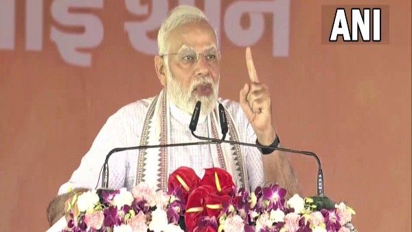 'रेवड़ी कल्चर देश के विकास के लिए घातक', फ्री योजनाओं पर बोले PM मोदी