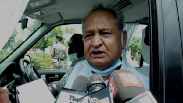 Nusrat Mirza Row: BJP ने किए हामिद अंसारी से सवाल तो बोले सीएम गहलोत- 'ये प्रतिशोध की पराकाष्ठा है'