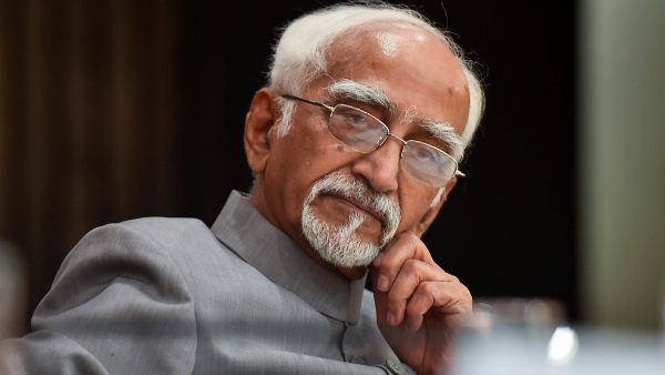 Hamid Ansari ने पाक पत्रकार की बातों का खंडन किया, भाजपा बोली- वफादारी दिखाएं, बताएं कौन सी सूचना शेयर की
