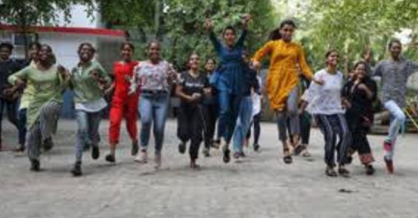 ICSE RESULTS : गोरखपुर में लड़कों ने मारी बाजी,रिजल्ट को लेकर छात्रों में रहा उत्साह