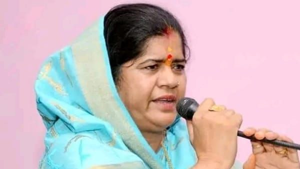 पूर्व मंत्री इमरती देवी की फिसली जुबान; नरेंद्र सिंह तोमर को बताया MP का CM, वीडियो वायरल