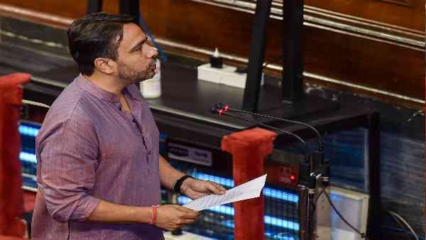 अखिलेश तो घर में घिरे हैं, पश्चिमी यूपी को साधने में लगे जयंत, 'फुलप्रूफ प्लान' समझिए