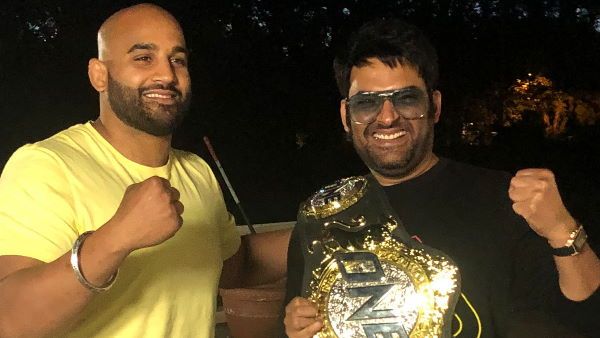 MMA वर्ल्ड चैंपियन अर्जन सिंह भुल्लर ने की कपिल शर्मा से मुलाकात, कॉमेडी किंग ने क्लिक कराई फोटो