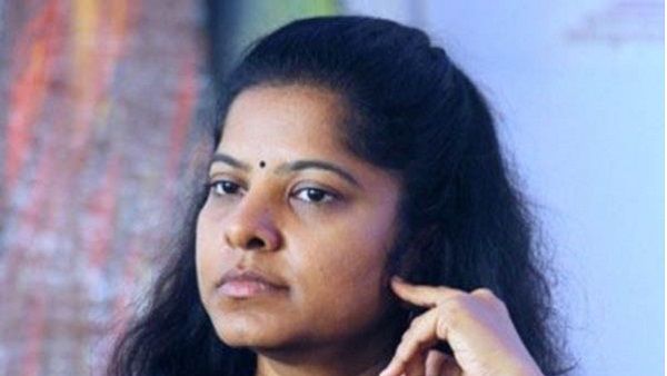 फिल्म काली के विवादित पोस्टर के चलते लीना मणिमेकलाई के खिलाफ दिल्ली-यूपी में FIR दर्ज