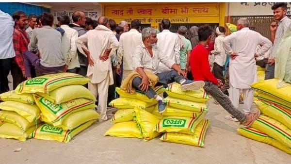 सिंगरौली: किसानों को जरूरत से कम मात्रा में मिल रहा डीएपी खाद