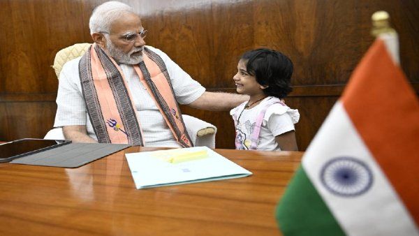 'मैं आपको जानती हूं...आप तो लोकसभा टीवी में नौकरी करते हो', PM मोदी से बोली उज्जैन सांसद की बेटी