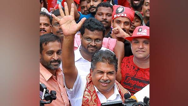 संविधान नहीं, वामपंथ करता है समाज का शोषण