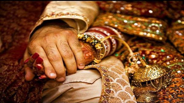 बिहार: पति परदेस में और पत्नि की प्रेमी से ग्रामीणों ने करवा दी शादी, अब पूछ रहे 3 बच्चों का क्या करें?