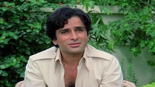 शशि कपूर के जन्म से खुश नहीं थीं उनकी मां, प्रेग्नेंसी खत्म करने के लिए खाई थी ये दवा