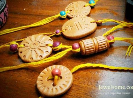 ग्लोबल ब्रांड के रुप में विकसित हो रहा टेराकोटा,अब राखियों की बढ़ी डिमांड