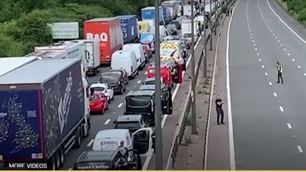 ईंधन की कीमतें बढ़ने से नाराजगी, जानबूझकर सड़कों पर गाड़ियां धीमी चलाने लगे लोग, पूरे ब्रिटेन में लगा महाजाम