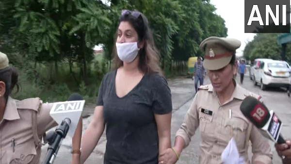 नोएडा: जेल की हवा के बाद 'गालीबाज' महिला का छिनेगा घर, सोसाइटी से बाहर करने की हो रही तैयारी