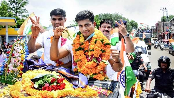 Success: पापा चलाते थे हाथ रिक्शा...हवलदार बेटे के मजबूत कंधों ने देश को दिलाया गोल्ड