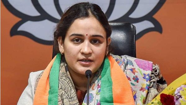 CM योगी से मुलाकात कर घिरे रामगोपाल यादव, शिवपाल के बाद अब बहू अपर्णा यादव ने साधा निशाना, जानिए क्या कहा ?