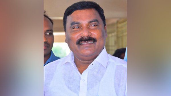 CM जगन के मंत्री का दावा- YSR सरकार की स्कीम 'विदेशी विद्या दीवेना' TDP की नकल नहीं