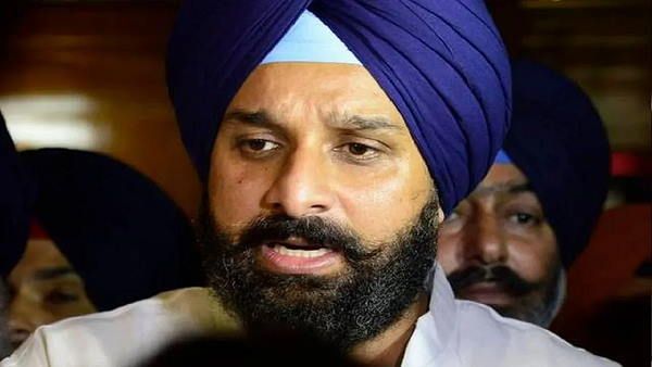 'पंजाब का भी हश्र दिल्ली जैसा होगा', मनीष सिसोदिया के यहां CBI का छापा पड़ने पर बोले मजीठिया