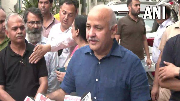 CBI को बैंक लॉकर से भी कुछ नहीं मिला, खुश हूं कि मुझे क्लीन चिट मिल गई- मनीष सिसोदिया