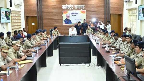 गृह मंत्री ने दुर्ग पुलिस की लगाई क्लास, कहा मुखबिर तंत्र करें मजबूत, साइबर क्राइम, चिटफंड पर करें कार्रवाई