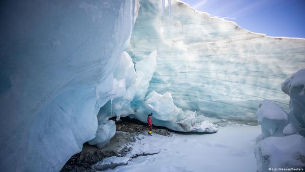 पिघलते ग्लेशियर अपने साथ प्रकृति के रहस्य लिए जा रहे हैं
