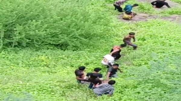 घर से निकल किले पर पहुंच गई युवती और लगा दी किले से नीचे छलांग