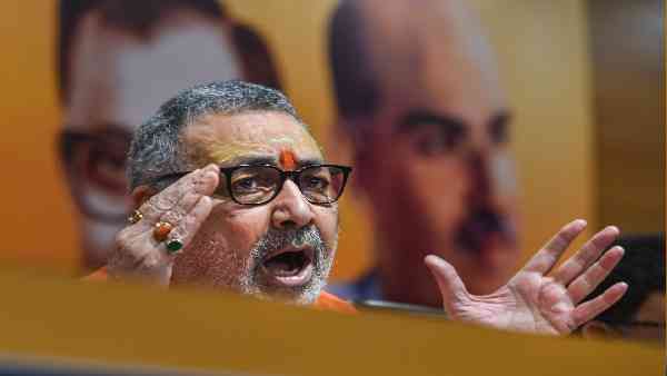 Sleeper Cells को लेकर नीतीश के खिलाफ गिरिराज का बड़ा दावा, BJP से असहज होने की वजह बताई