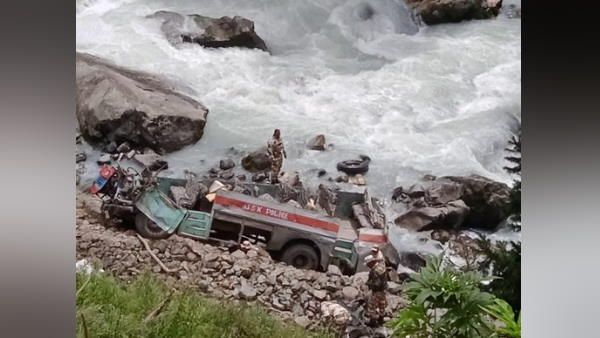 ITBP Bus Accident: पहलगाम में नदी में गिरी बस, 7 जवानों की गई जान