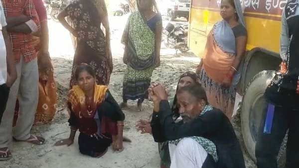 जौनपुर: रात में महिलाओं संग गंदी हरकत करने लगा रिश्तेदार, लोगों ने पीट-पीटकर मार डाला