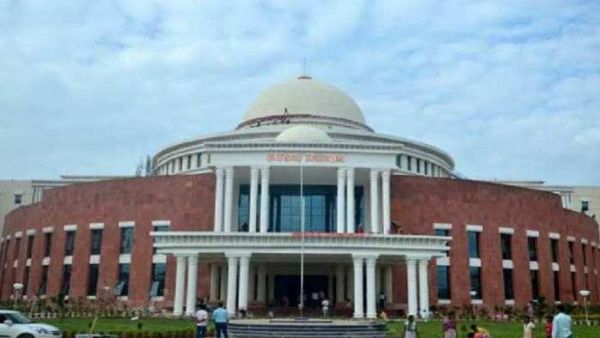 झारखंड में जारी सियासी हलचल के बीच भाजपा के चार विधायकों को स्पीकर ने किया सस्पेंड