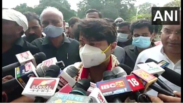 गुलाम नबी आजाद को लेकर सिंधिया ने कसा तंज, कहा-कांग्रेस में माहौल ठीक नहीं, वो भी अब आजाद हो गए