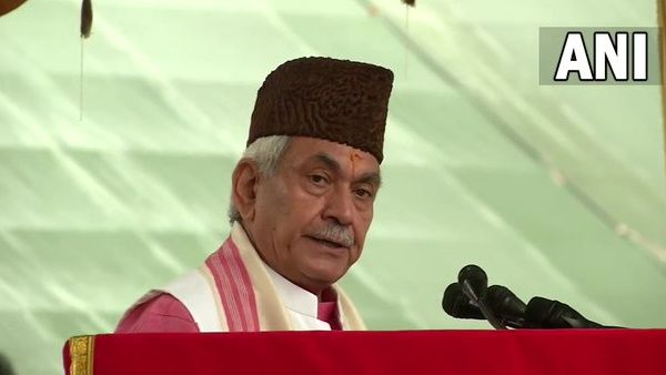 जम्मू-कश्मीर में हर साल 5 अगस्त को मनाया जाएगा भ्रष्टाचार से मुक्ति दिवस : LG