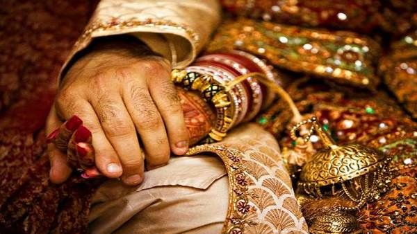 पंक्चर बनाने वाले के प्यार में गिरी रईस पाकिस्तानी महिला, एक नजर में ऐसे हुआ इश्क, फिर की शादी