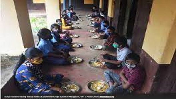 Gorakhpur News: छात्रों के घर जाकर खाद्यान्न वितरण की सच्चाई जानेंगे अधिकारी